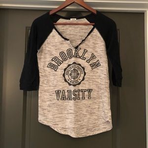 🌺 Garage Women’s Shirt Size S/P Gray